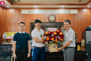 DUCANH BOND đón tiếp đoàn đại biểu, doanh nghiệp đến tặng hoa chúc mừng kỷ niệm 21 năm Ngày Doanh nhân Việt Nam 
